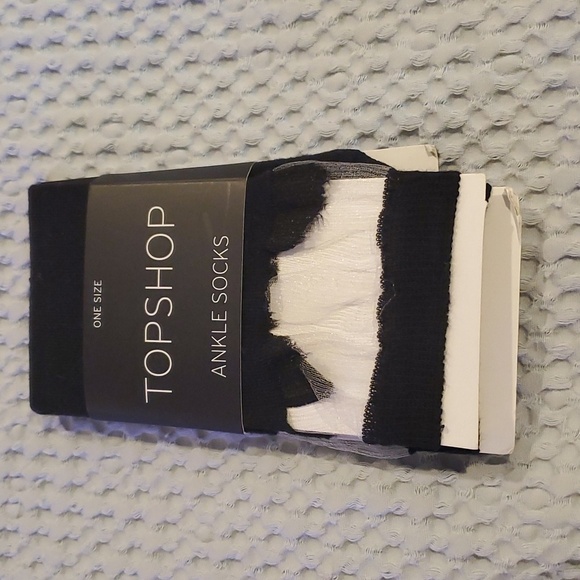 TOPSHOP WOMEN’S CAT ANKLE SOCKS - Picture 1 of 4